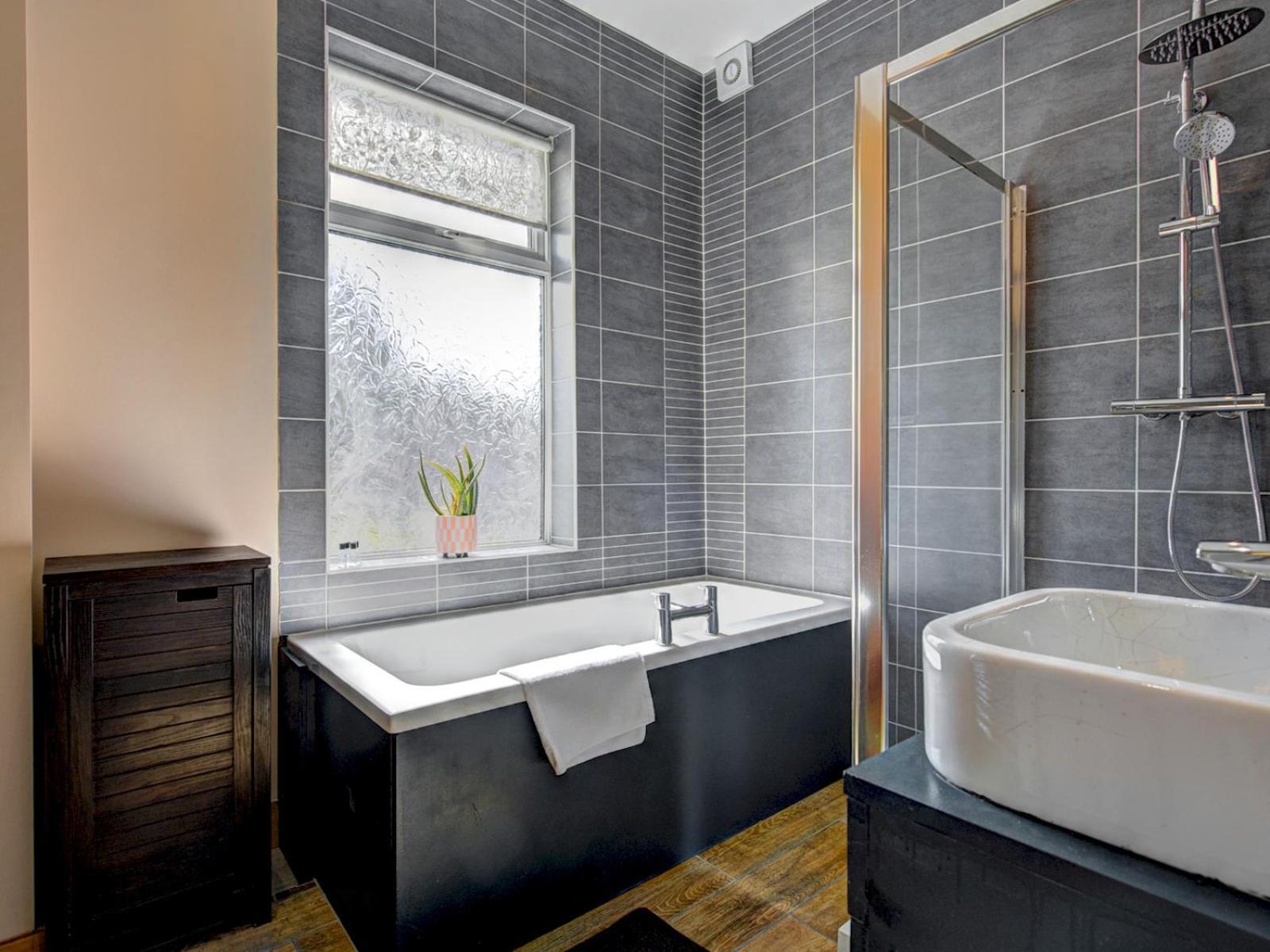 Pass The Keys Stunning Sleeps 6 Holiday home Manchester